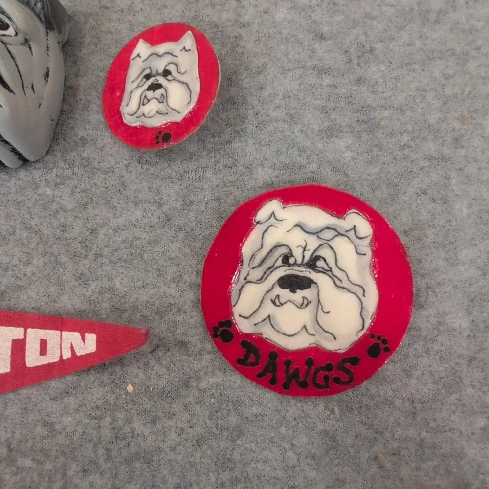 Anniston Bulldogs Mascot Memorabilia Set Keychain Pennant Pin Lapel Pins Lot - Picture 5 of 7
